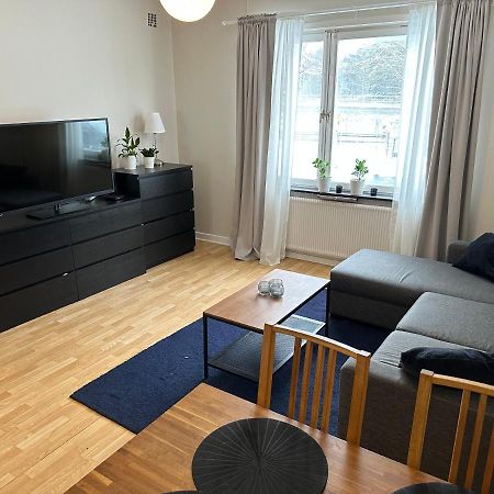 Trivsamma Lagenheter Med Fri Parkering Appartamento Stoccolma Esterno foto