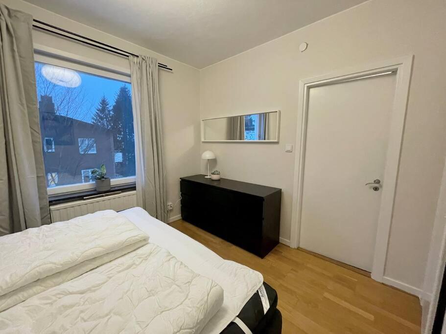 Trivsamma Lagenheter Med Fri Parkering Appartamento Stoccolma Esterno foto