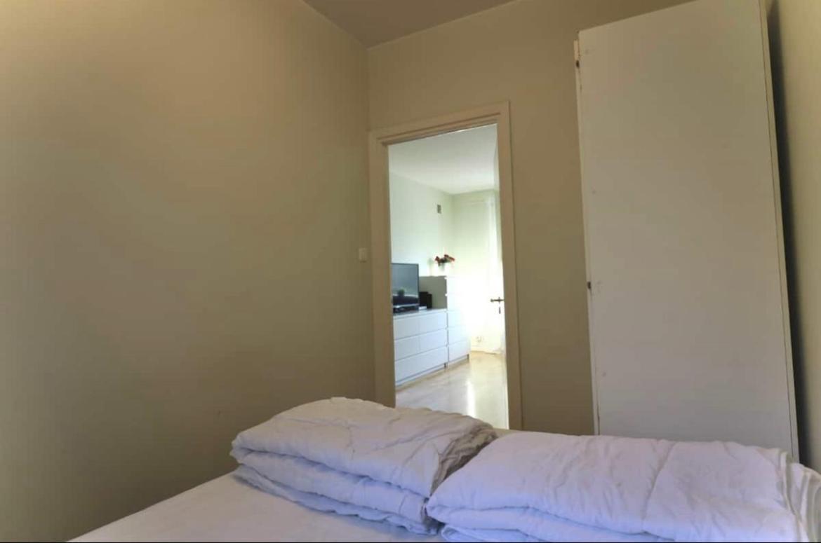 Trivsamma Lagenheter Med Fri Parkering Appartamento Stoccolma Esterno foto
