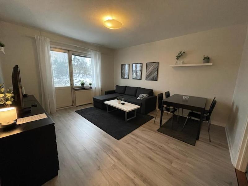 Trivsamma Lagenheter Med Fri Parkering Appartamento Stoccolma Esterno foto