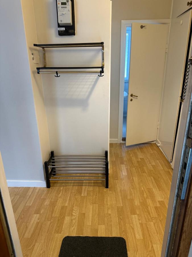 Trivsamma Lagenheter Med Fri Parkering Appartamento Stoccolma Esterno foto